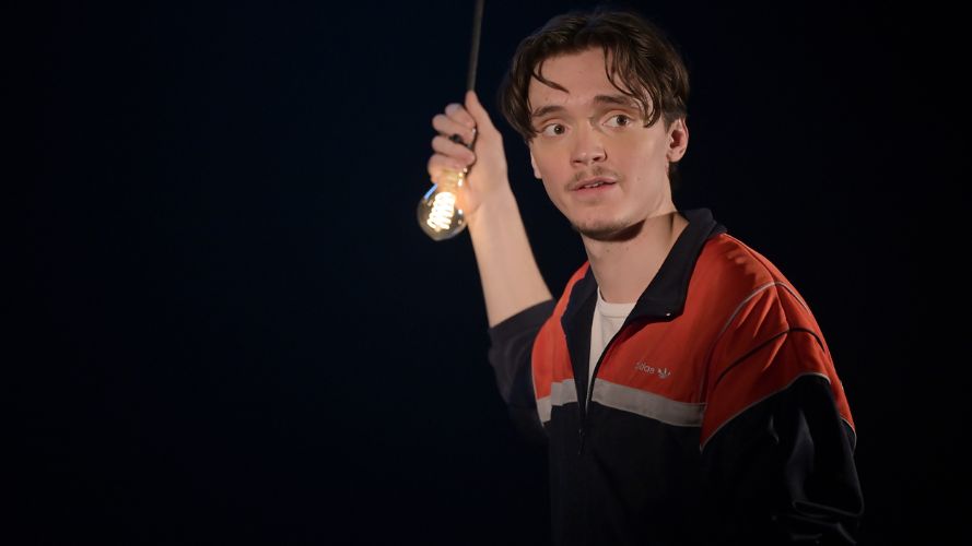 Félix-Antoine Bénard se livre corps et âme dans «&nbsp;À partir de là&nbsp;», en plus d’être cinéaste et scénariste