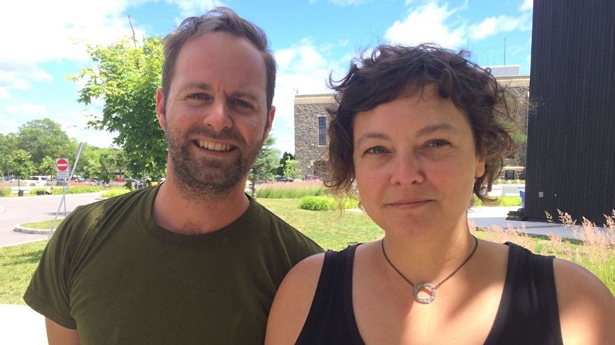 Louis-Pierre Cossette et Anaë Bilodeau animent «&nbsp;La tête en champ de bataille&nbsp;», un court documentaire émotionnellement chargé