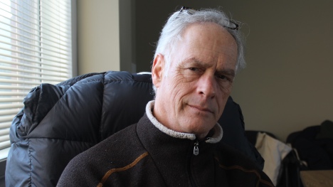 Six ans plus tard, Claude Paiement retrouve Louise Archambault