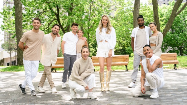 Léa Jarry présente le vidéoclip d’« Étrangers »