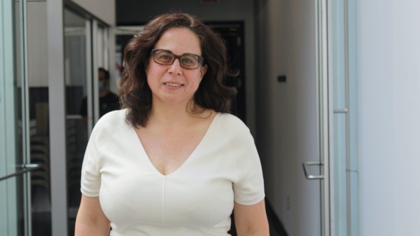 La production, un chapeau intrinsèque à la démarche artistique de Maryanne Zéhil