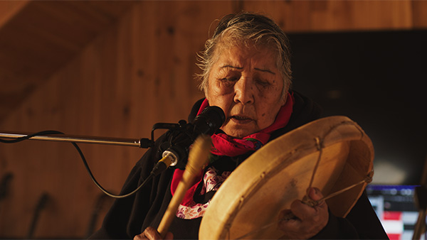 Louisa Papatie dévoile la chanson « Kije Manto »