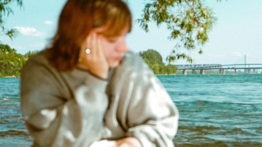 Avril Jensen dévoile l’extrait « Crash » avec FouKi