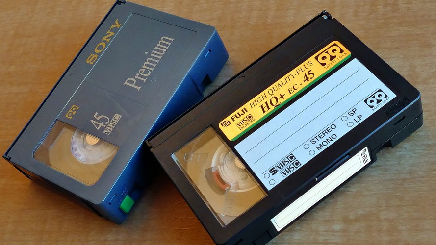 Loi sur le cinéma - Le permis de commerçant au détail de matériel vidéo est aboli