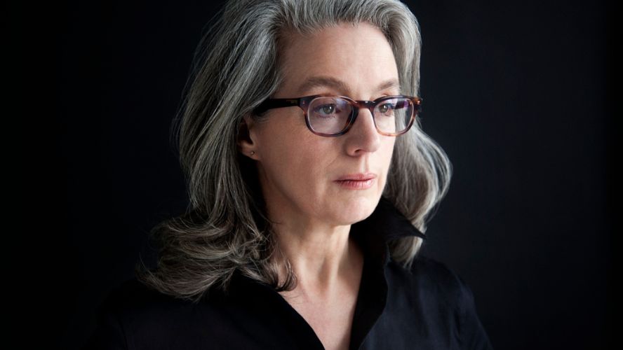 Catherine Martin flirte avec l’expérimental pour « Éloge de l’ombre »