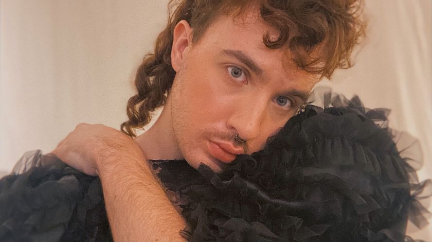 Le costumier Cédric Quenneville encourage le travail d’équipe