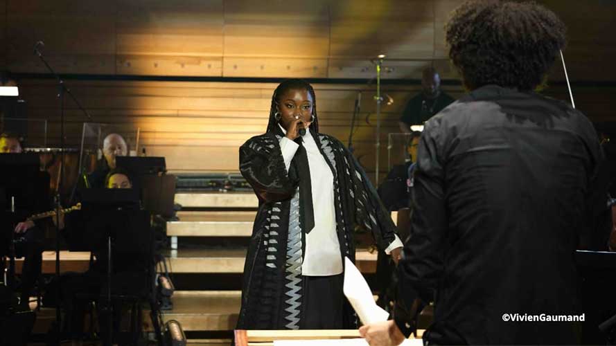 Une chanson à l’école célèbre ses 10 ans avec un rap signé Sarahmée, enregistré avec l’OSM et Rafael Payare