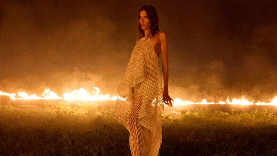 Charlotte Cardin dévoile le vidéoclip de « Tant pis pour elle »