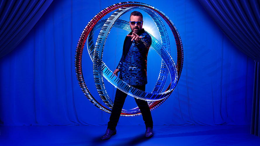 Christian Marc Gendron initie le spectacle musical « Trilogie »