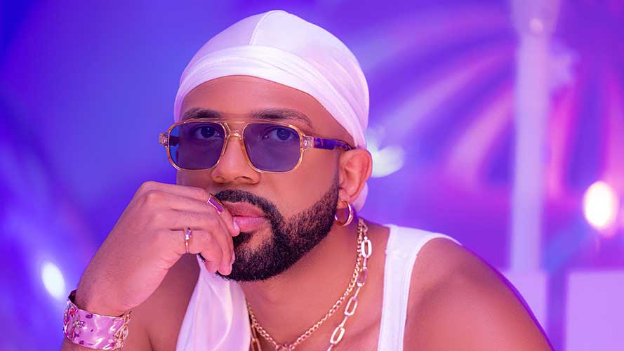 Dee Joyce illumine l’automne avec le vidéoclip  « Ghetto (Ceux qui s’aiment) »