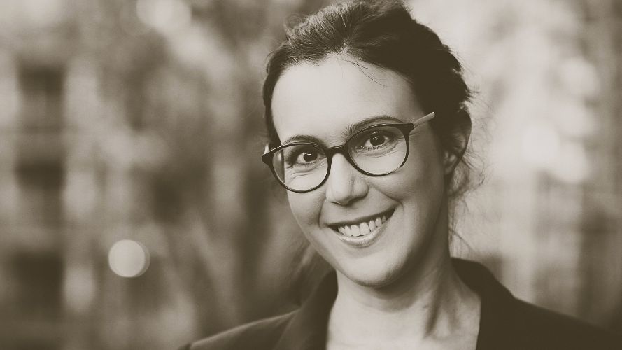 Dans « Couper le cordon », Emilie Porry explore l’émancipation d’une immigrante de seconde génération