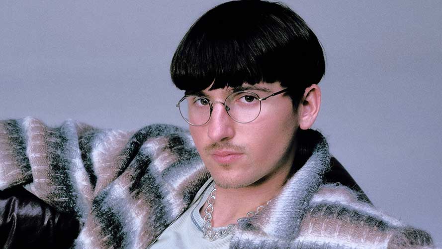 Fredz sort la pièce « Extraordinaire »