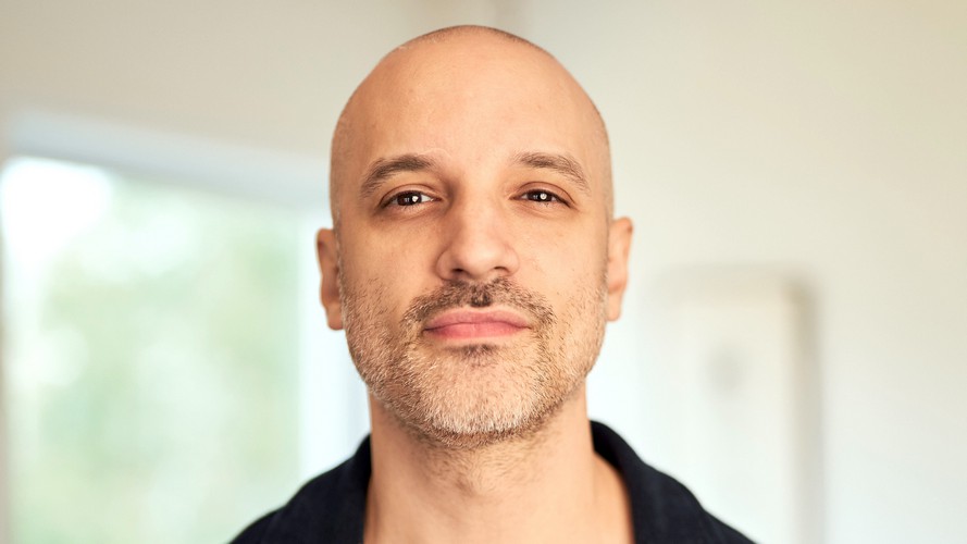 Guillaume Wagner fait ses débuts comme auteur avec « Libre dès maintenant »