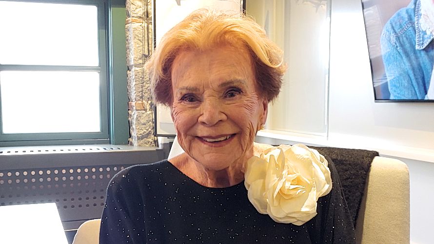 Janette Bertrand s’entretient avec un nouveau public dans « Janette - Les jeunes et la vieille »