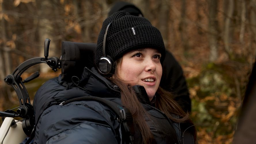 Jeanne Carrière discute du plateau adapté dont elle a profité en tournant « Bigfoot »