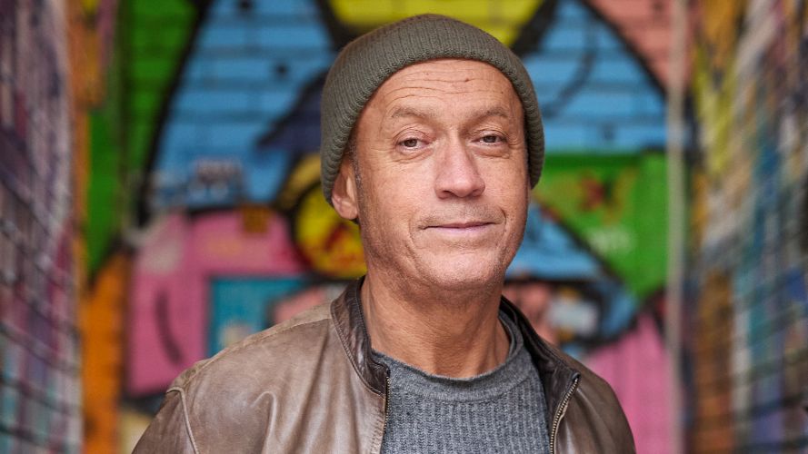 Joseph Hillel décrit l’apport de la communauté haïtienne à la société québécoise dans «&nbsp;Tricoté serré crépu&nbsp;»