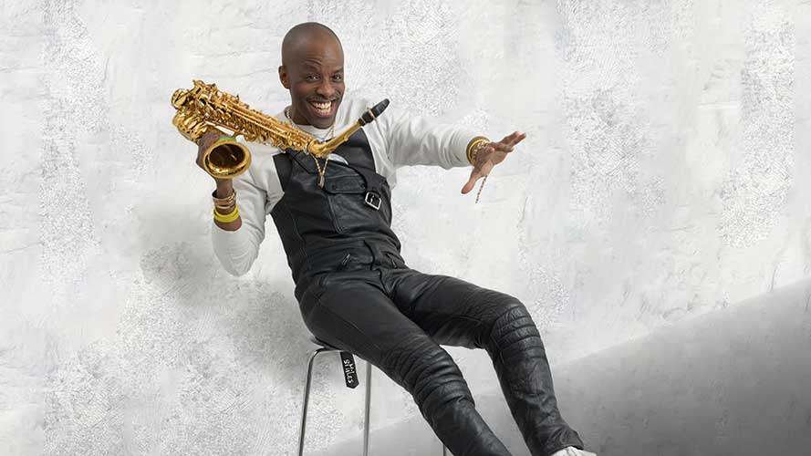 Jowee Omicil prépare la sortie de « sMiles » via son label Bash Village