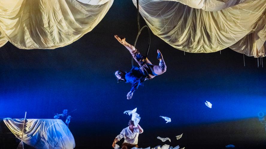 Frédéric Bélanger met en scène « Paperplane » à la TOHU