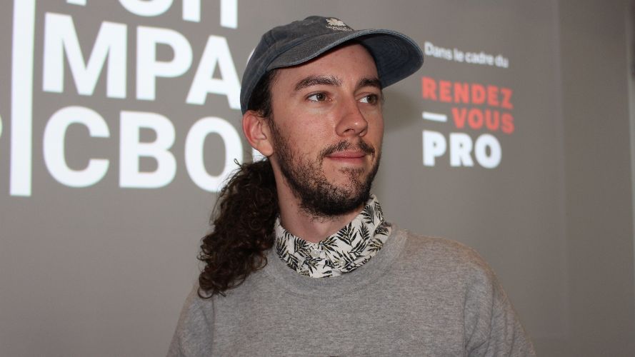 Maximilien Rolland donnera le micro aux artistes écoconscients dans «&nbsp;Pourquoi faire de l’art quand la Terre brûle&nbsp;?&nbsp;»