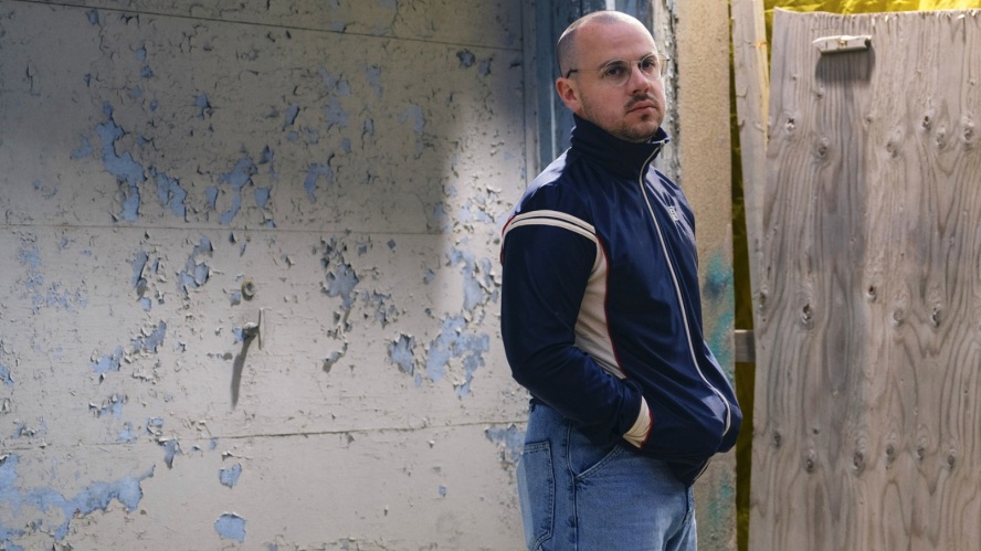 Philippe Cyr explore le monologue avec « Ces regards amoureux de garçons altérés »