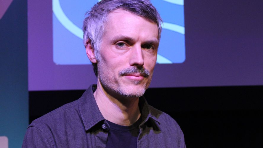 Simon Plouffe veut que l’on écoute avant de voir