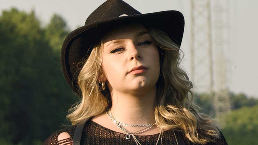 Sorrene dévoile son nouvel extrait « Break Like a Bottle »