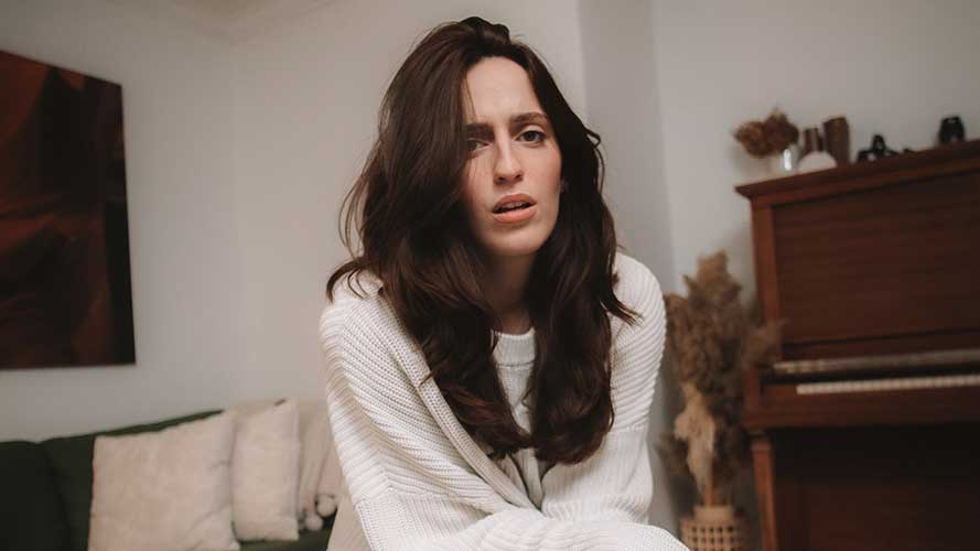 Tara Bulsy dévoile l’hymne pop « All You »
