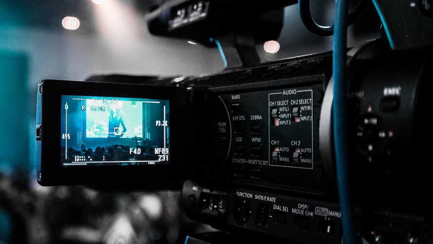 L’ARRQ et l’Adisq signent une première entente collective visant la production de vidéoclips