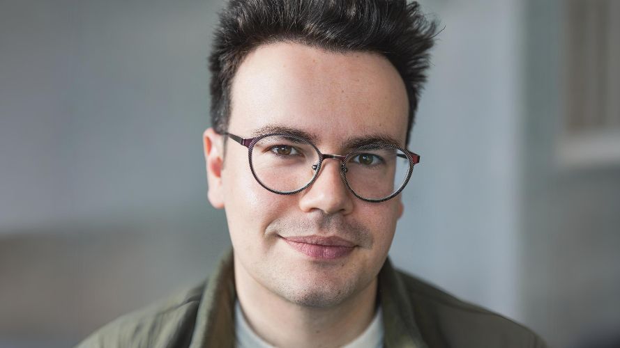 Dans «&nbsp;Hommes-Relais&nbsp;», Vladimir Chindea documente la résilience face au deuil migratoire