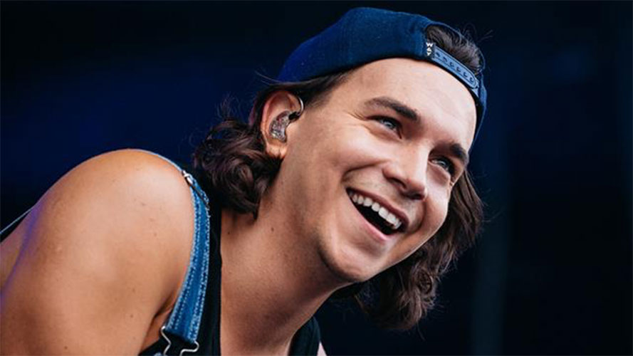 William Cloutier annonce sa première tournée solo pour le printemps 2026